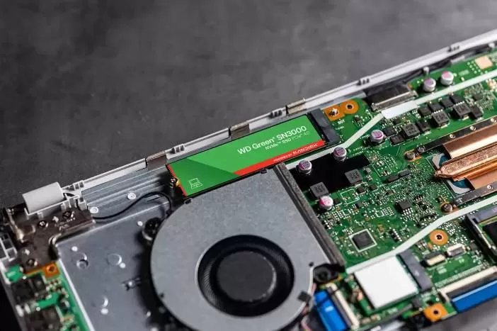 SSD GREEN WDS200T4G0E 2TB SN3000NVMe M.2 - Imagen 2