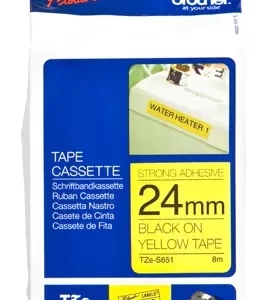 Etiqueta amarilla continua laminada con adhesivo super resistente Brother TZES651, de 24 mm de ancho x 8 mts de largo.