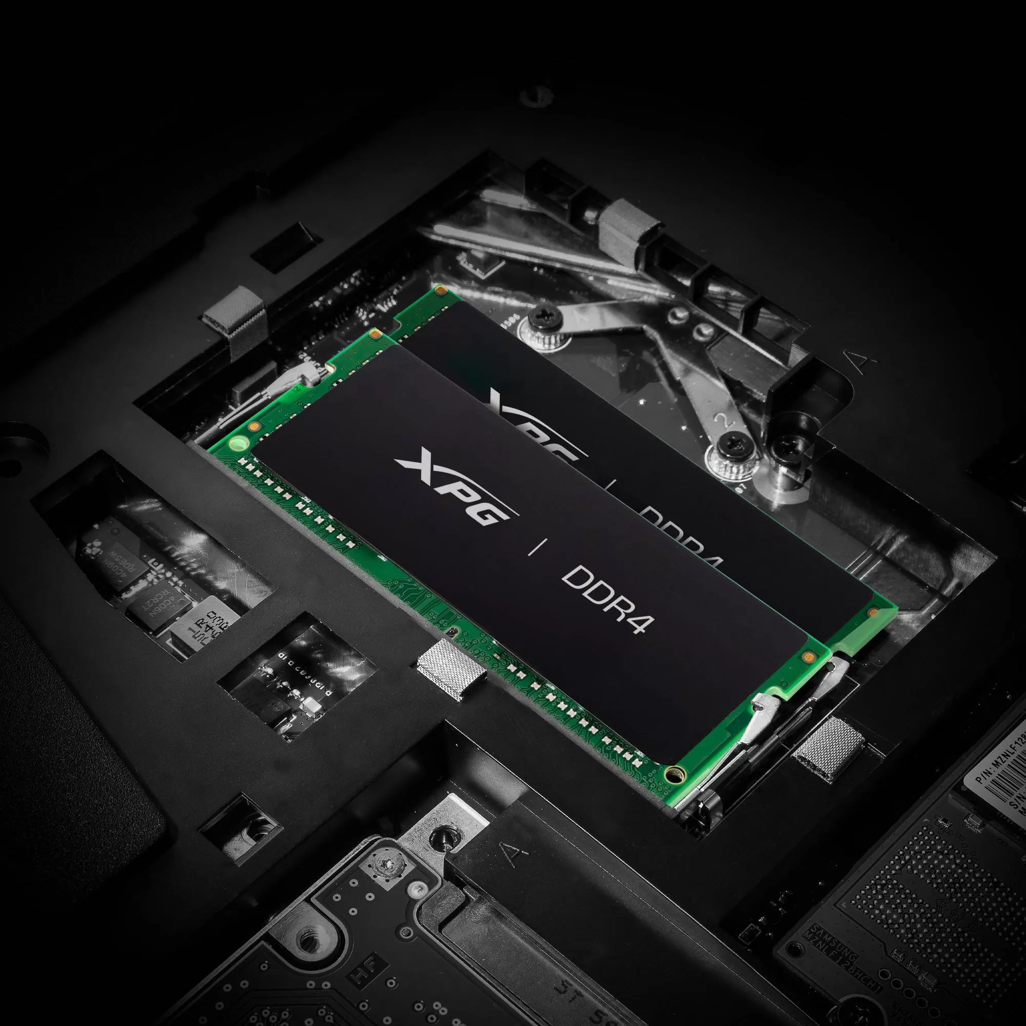 Memoria RAM XPG HUNTER ADATA AX4S32008G22-SBHN, 8 GB, DDR4, 3200MT/s, SODIMM CL-22 DISIPADOR ALUMINIO - Imagen 3